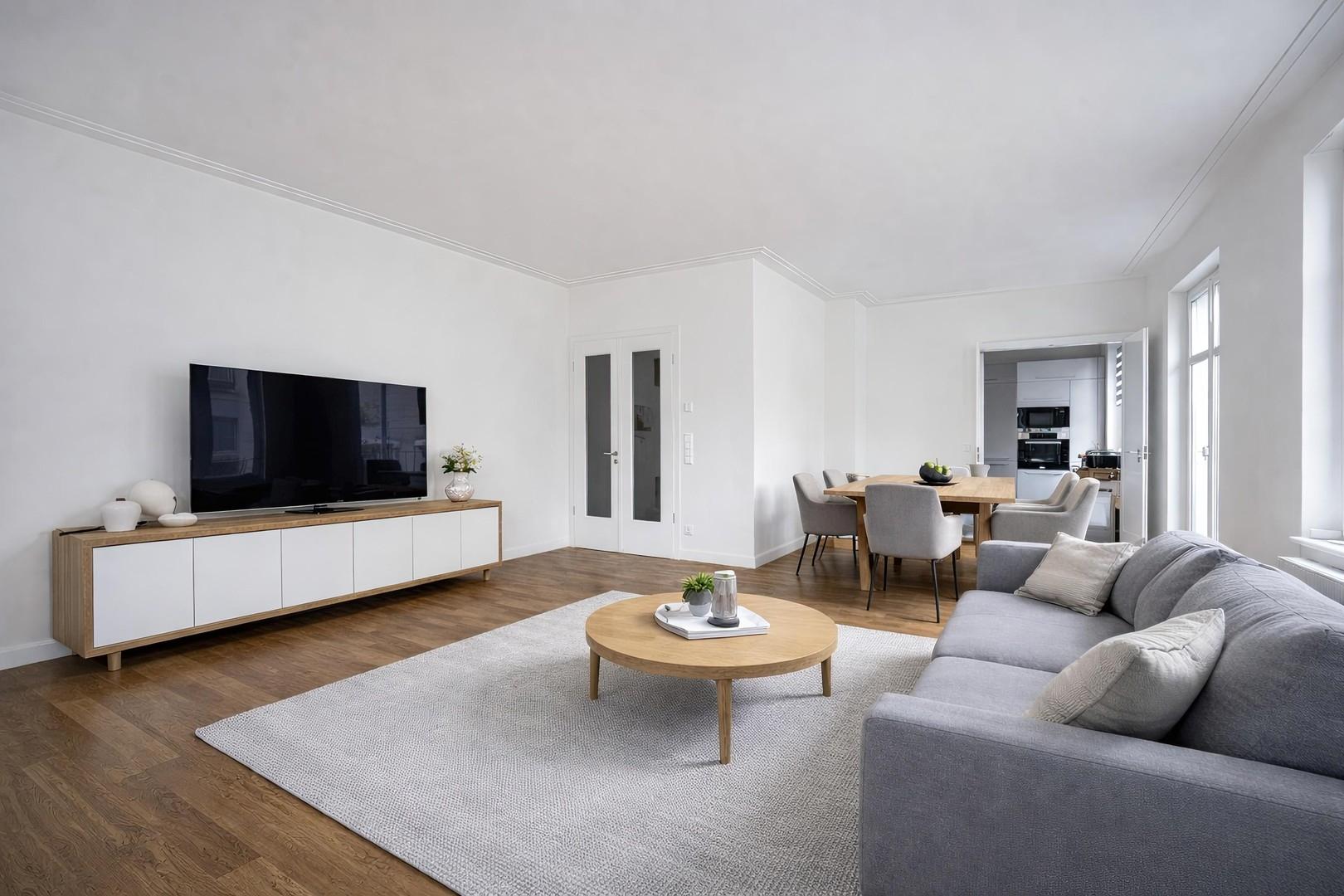 Wohnzimmer mit Essbereich