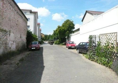 Zufahrt zur 2.Reihe MFHs