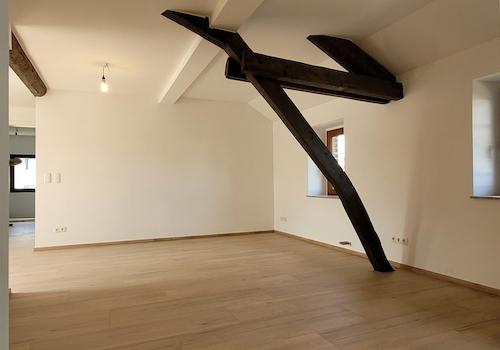 Wohnzimmer ohne Schräge
