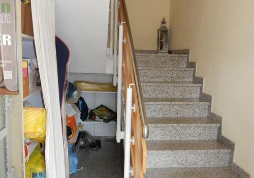 Vorflur mit Treppe zum OG