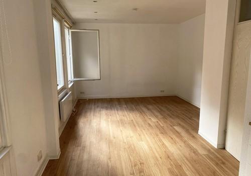 Wohn- und Schlafzimmer