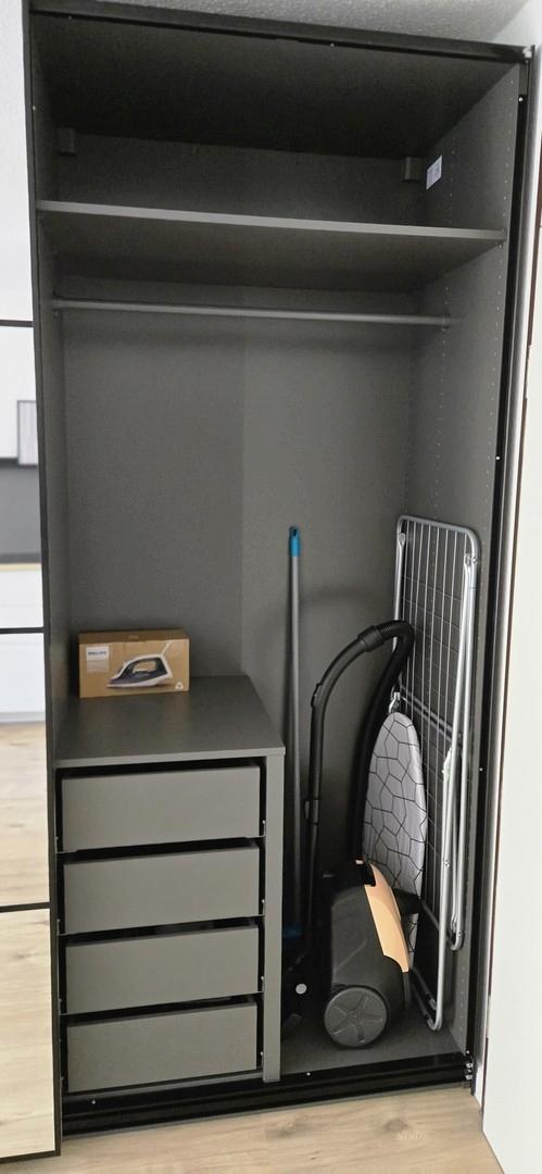 Kleiderschrank