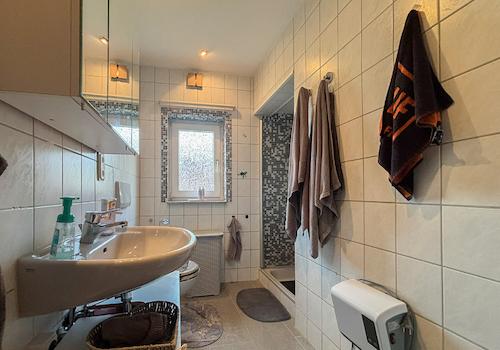 Badezimmer EG