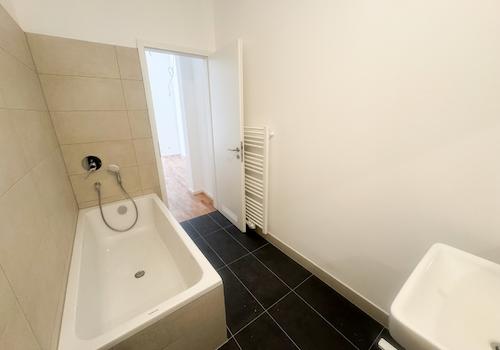Wannenbad mit WC