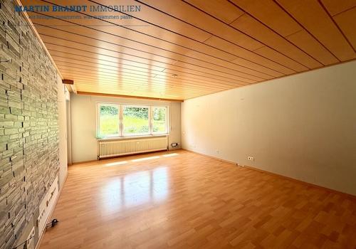 Wohnzimmer mit Ausgang zum Garten