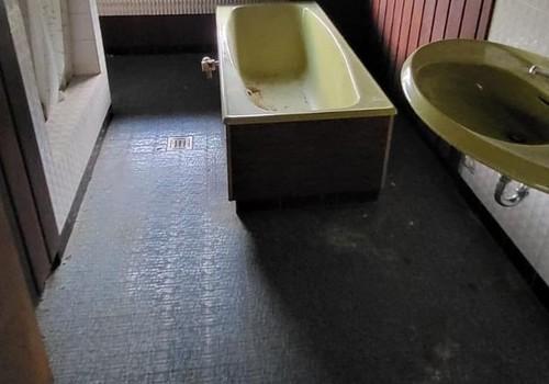 Badezimmer EG