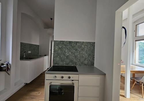 Küche und Wohnzimmer