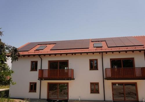 Ansicht Rückseite mit Balkon