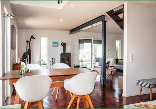 Essbereich mit Blick aufs Wohnzimmer/Garten