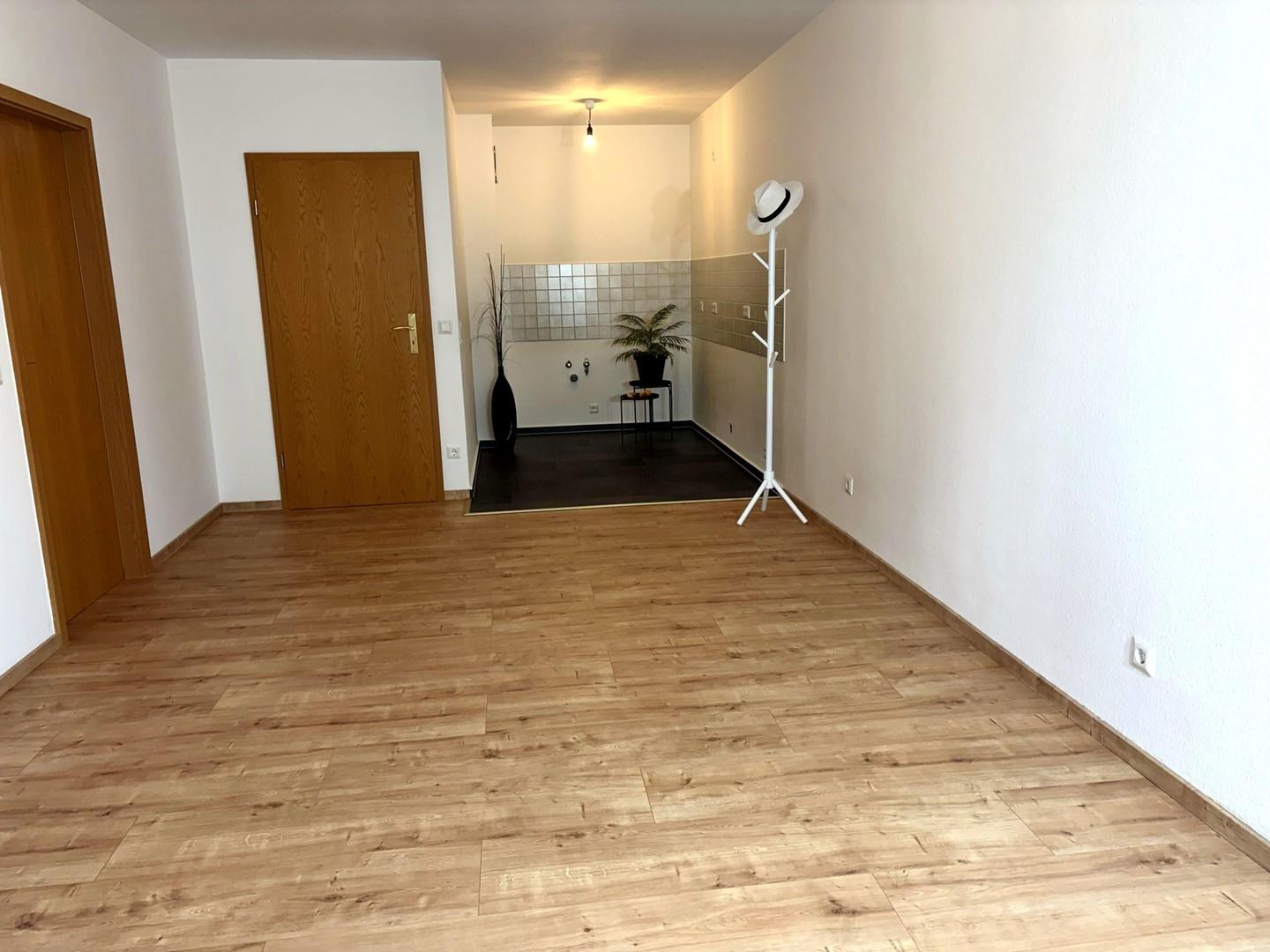 Wohnzimmer m. offener Küche