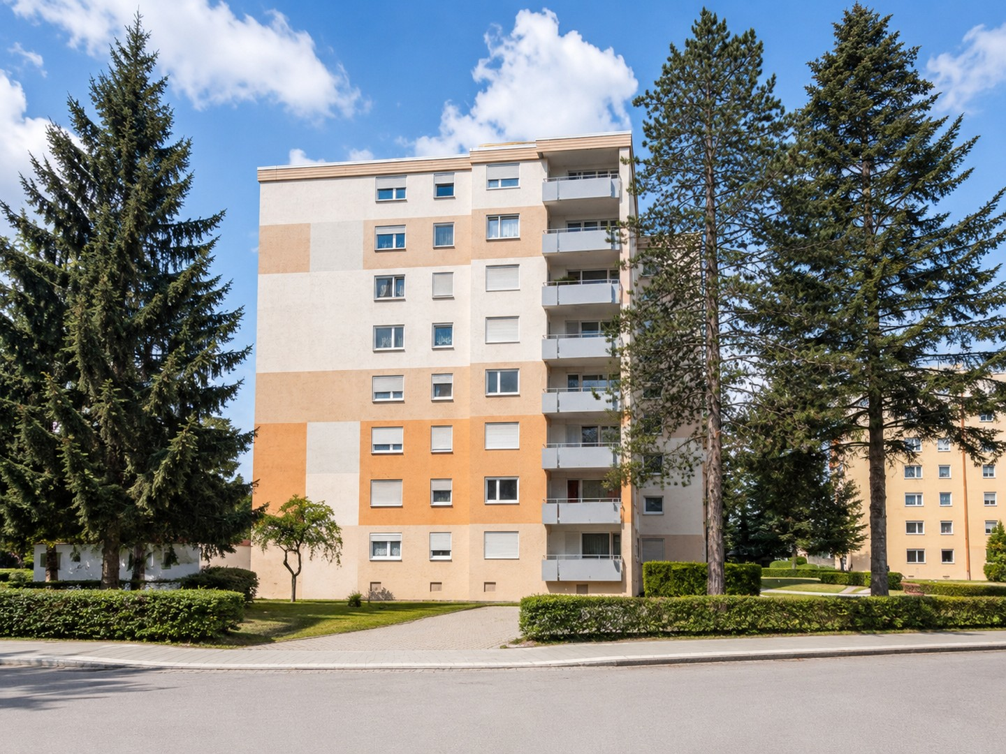 Hausansicht Balkonen