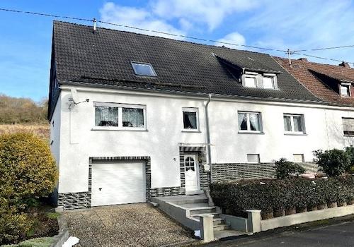 Straßenansicht