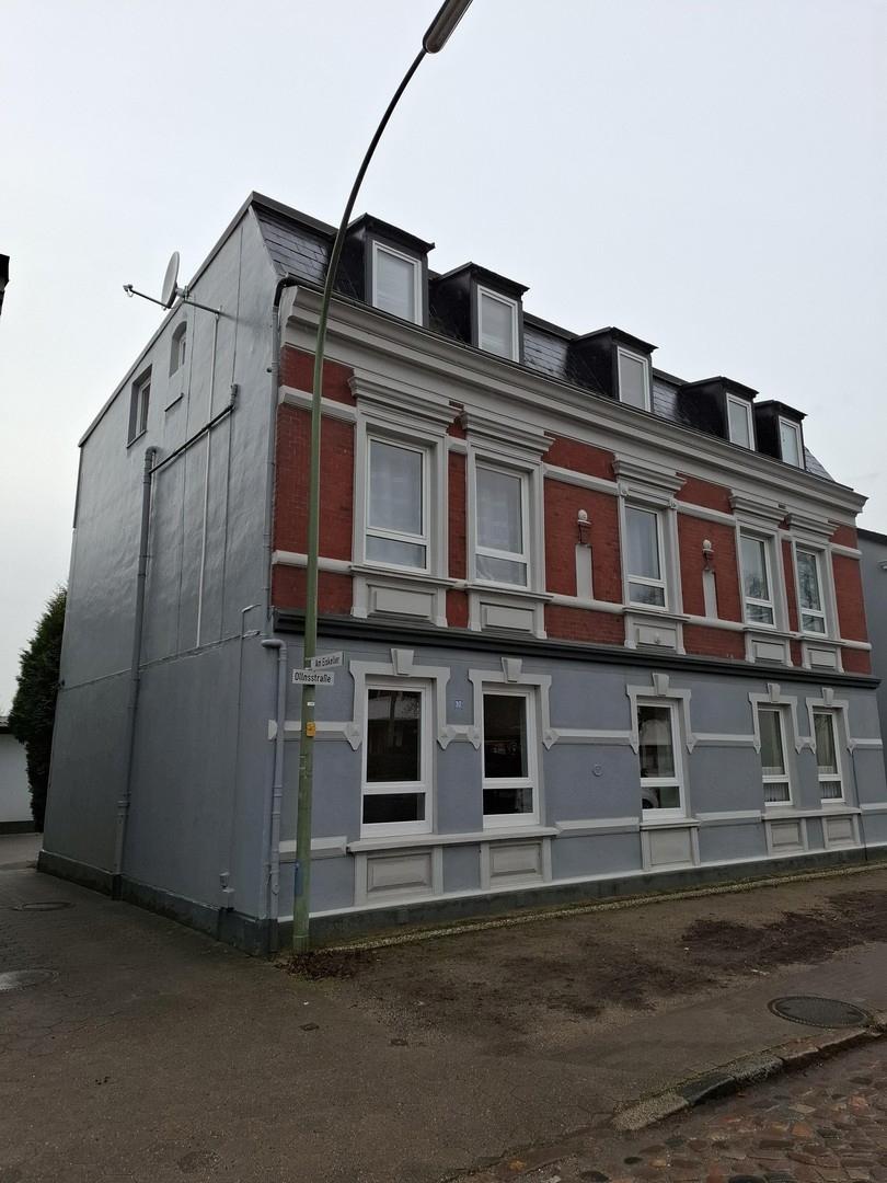 EG links 3 Fenster.