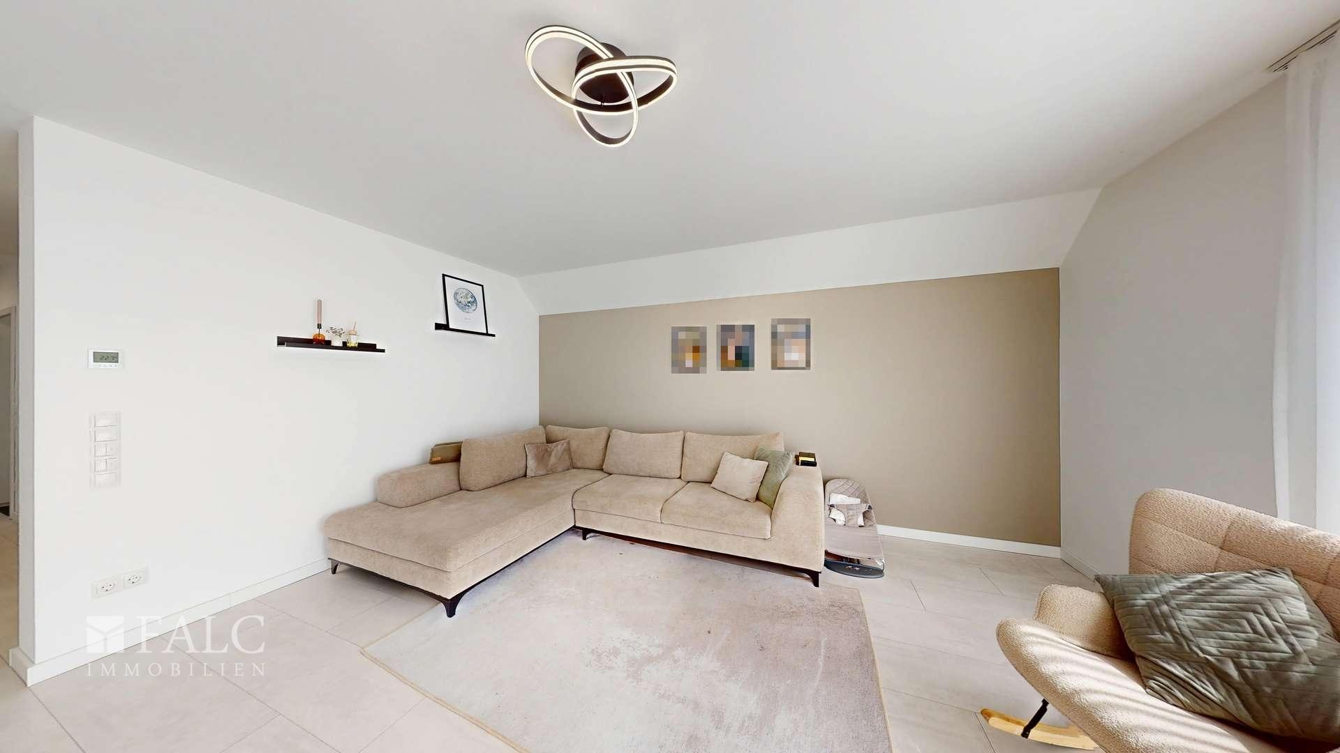 Vorderhaus_Wohnung 2_OG_Wohnzimmer