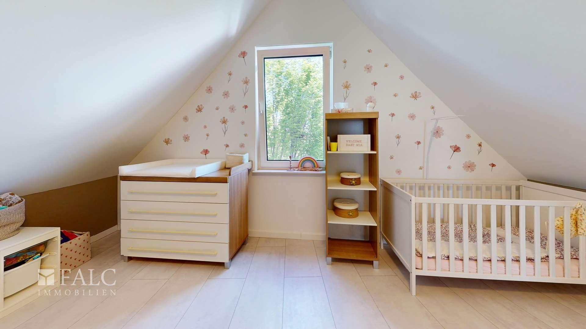 Vorderhaus_ Wohnung 2_DG_Kind