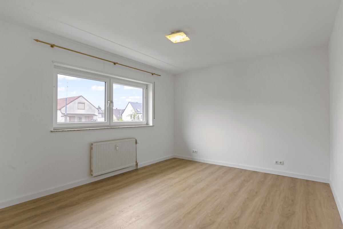 Schlafzimmer 1