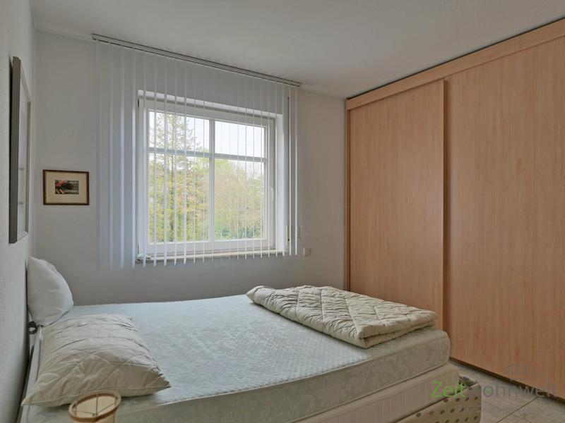 breites Bett