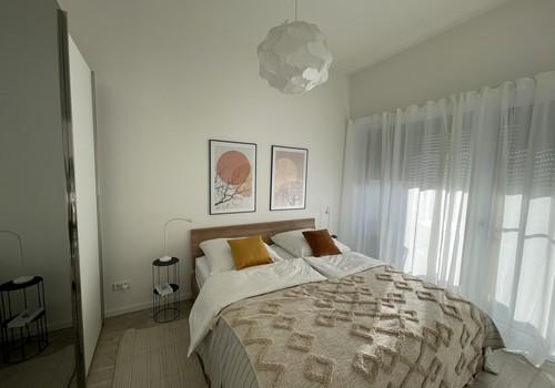 06_Schlafzimmer mit Rolllaeden