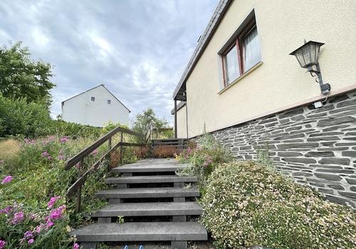 Treppe zum Eingang