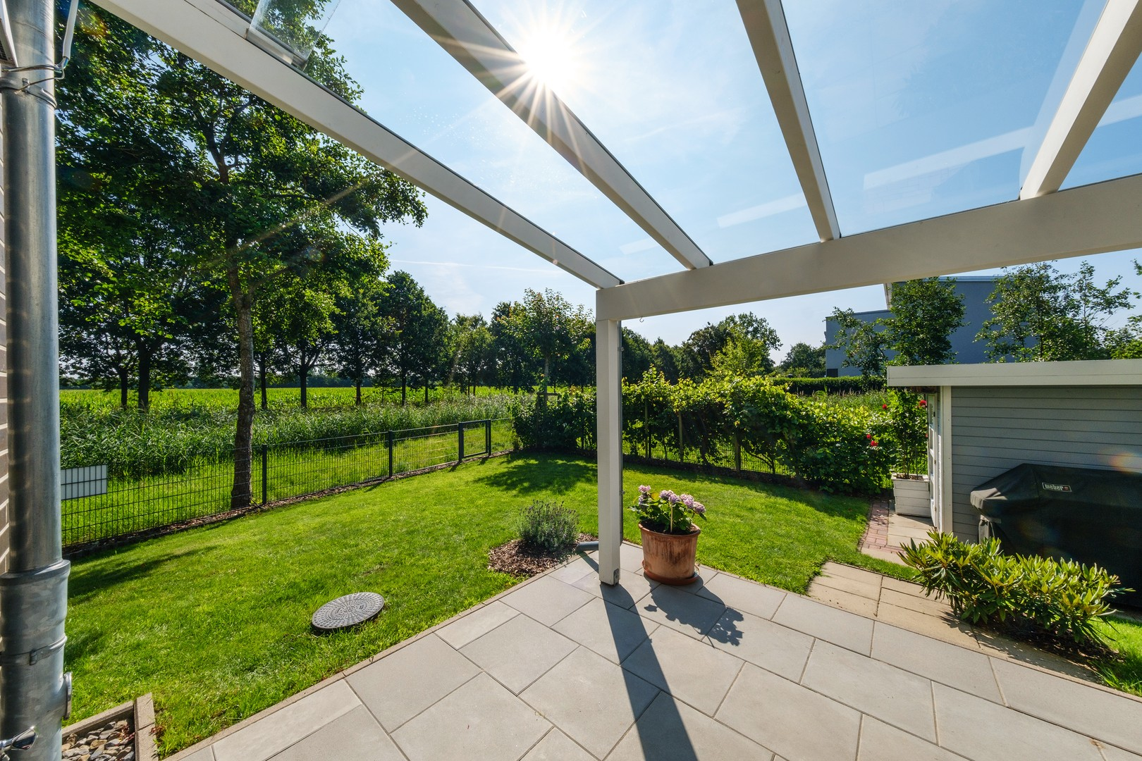 Südterrasse mit Grünblick