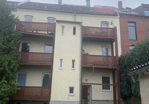 Rückansicht mit Balkonen