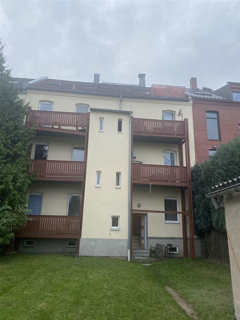 Rückansicht mit Balkonen