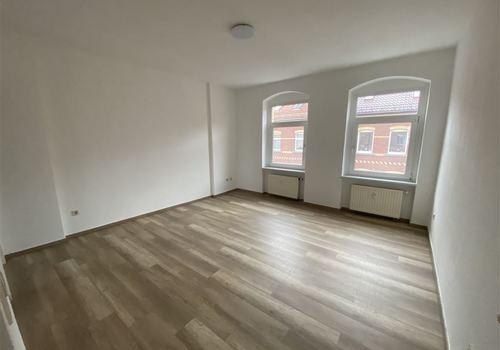 helles geräumiges Zimmer