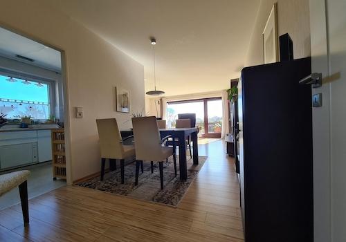 Wohnzimmer von Tür aus