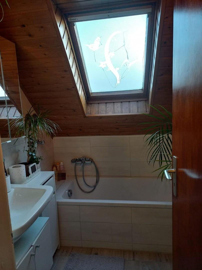 Bad im Dachgeschoss