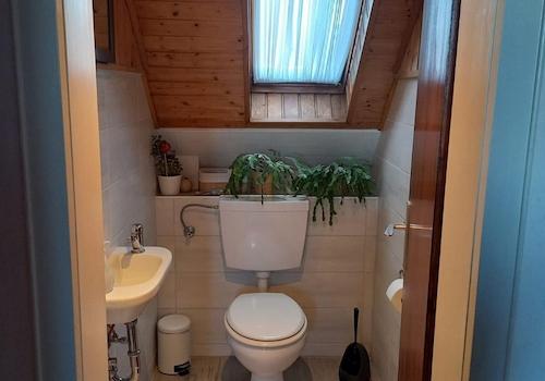 Separates WC im Dachgeschoss