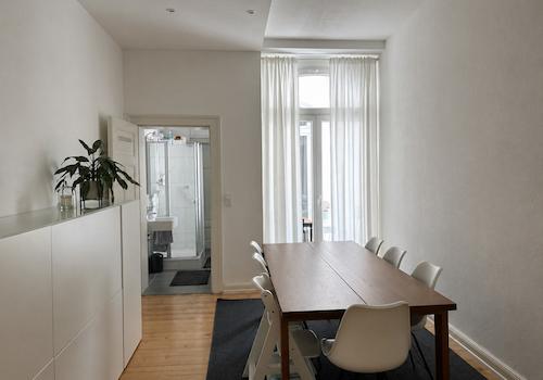 Esszimmer mit Balkonzugang
