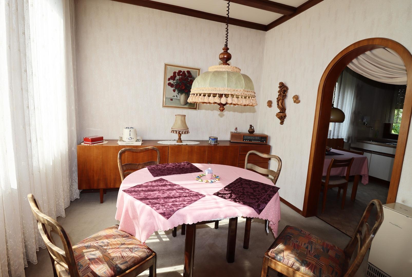 Esszimmer der Wohnung im OG rechts