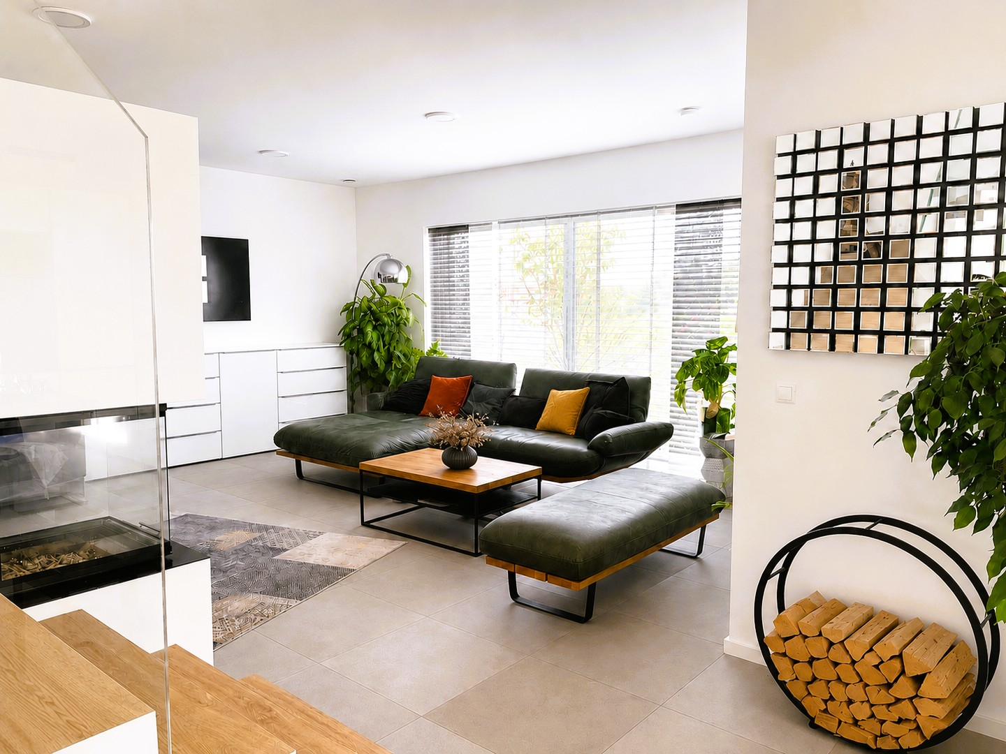 Wohnzimmer mit Kamin