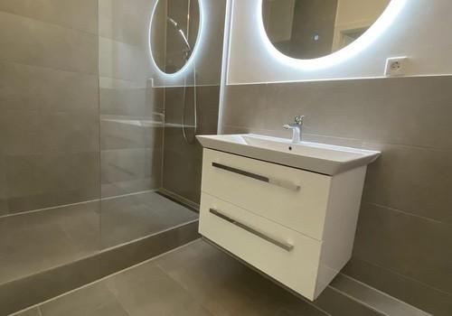 Badezimmer inkl. Spiegel