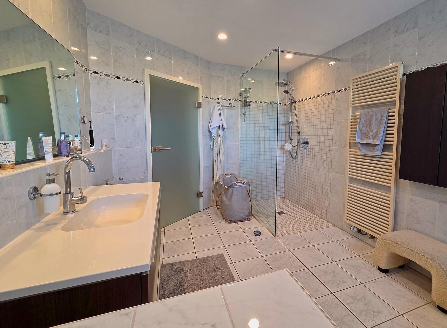 Badezimmer DG