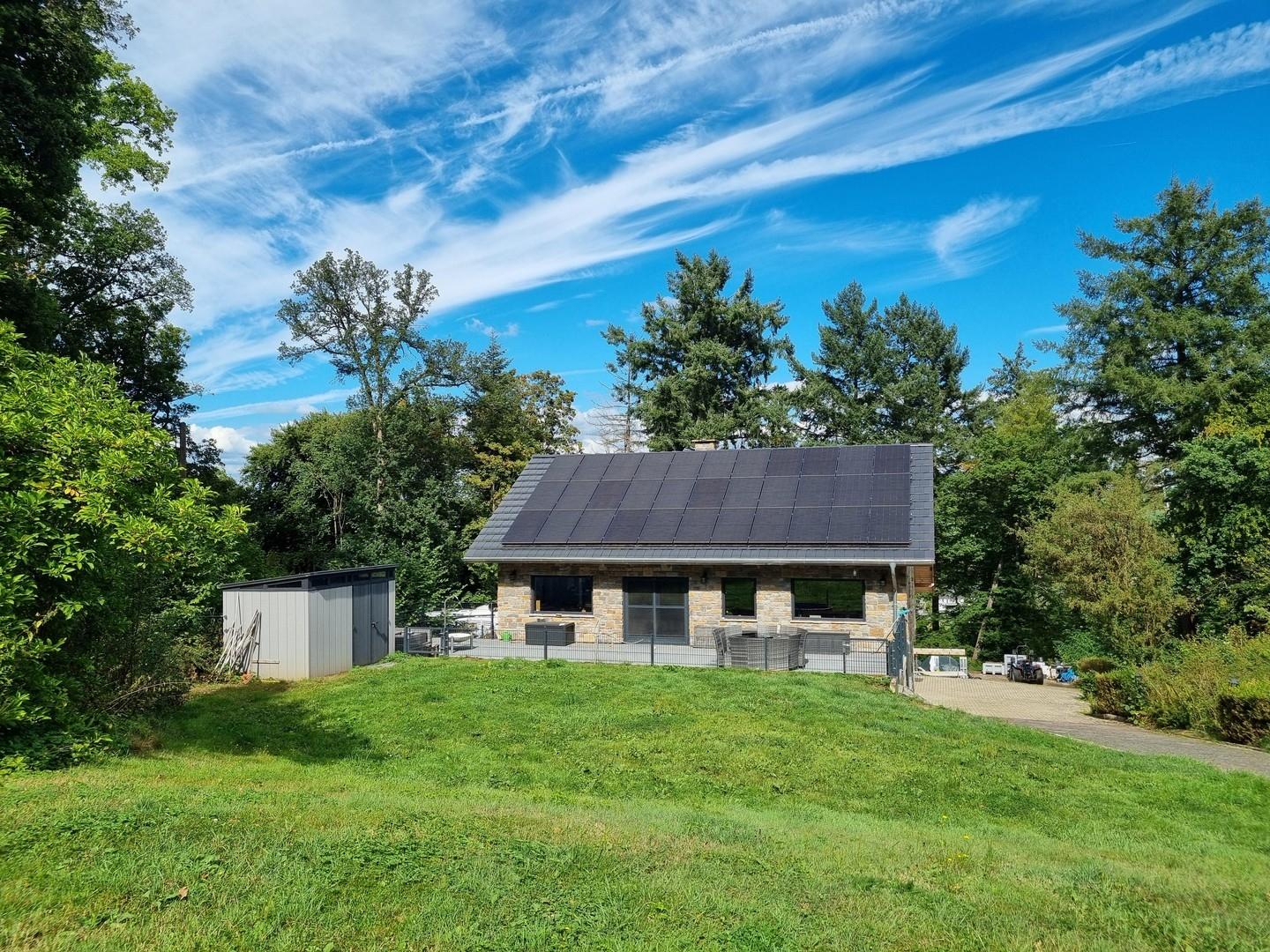 Hinteransicht Haus mit Terrass