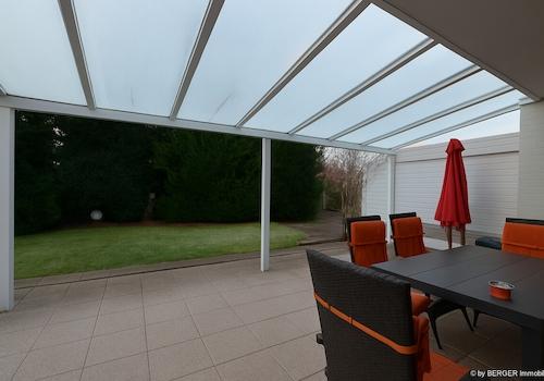 überdachte Terrasse