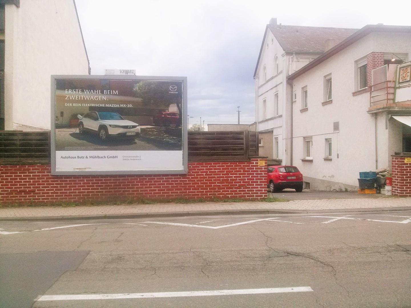 Hof und Baulücke