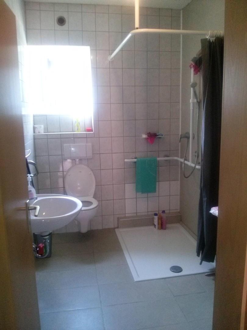 WC und Begehbare Dusche