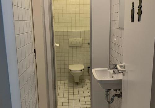 WC-Eingang IMG 1986