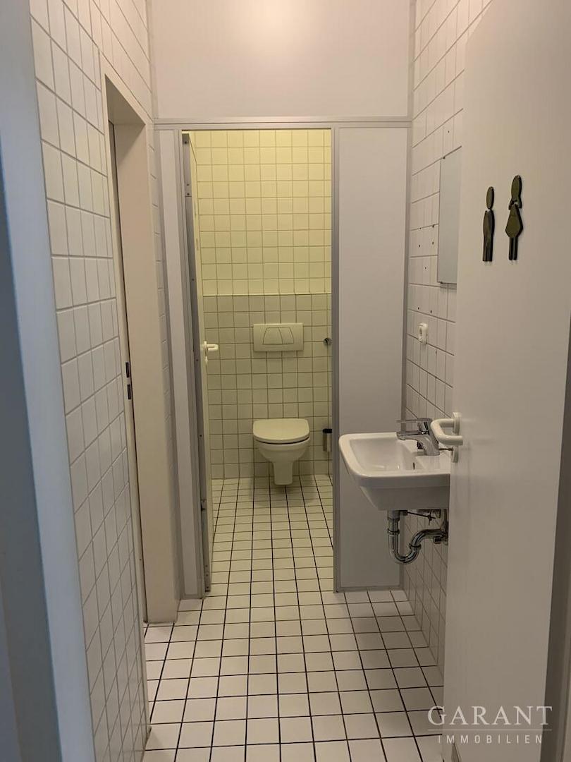 WC-Eingang IMG 1986