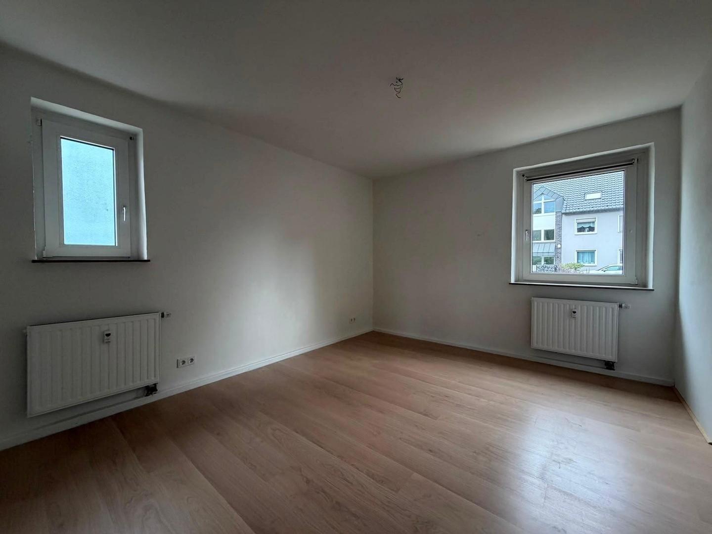 Zimmer 3 Blick zu Fenster