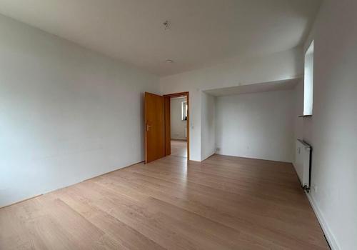 Zimmer 3 Blick zur Tür