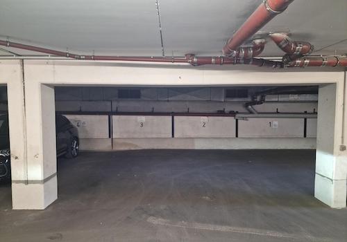 2 Stück Tiefgaragenstellplätze