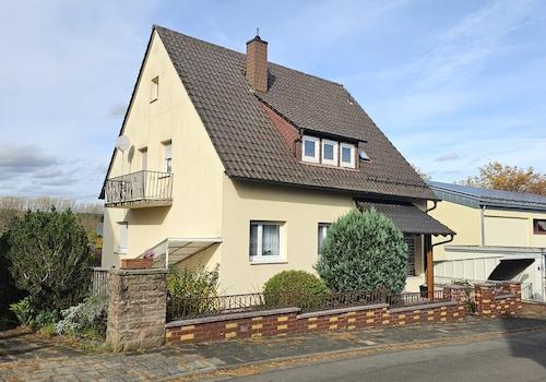 5263 - Ansicht mit Balkon (DG)