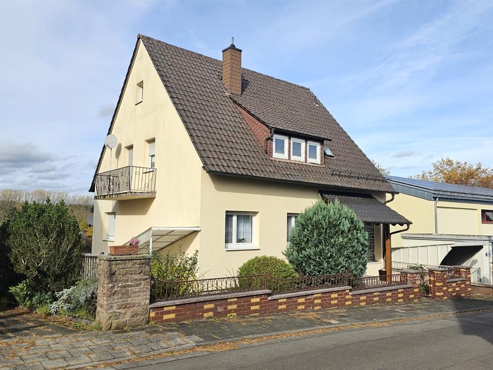 5263 - Ansicht mit Balkon (DG)