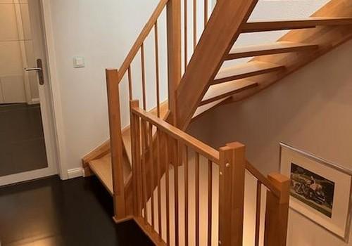 Treppe zum 1.OG und DG