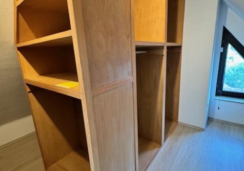 Begehbarer Kleiderschrank