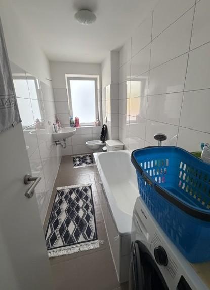 Hinterhaus 9 Bad 1