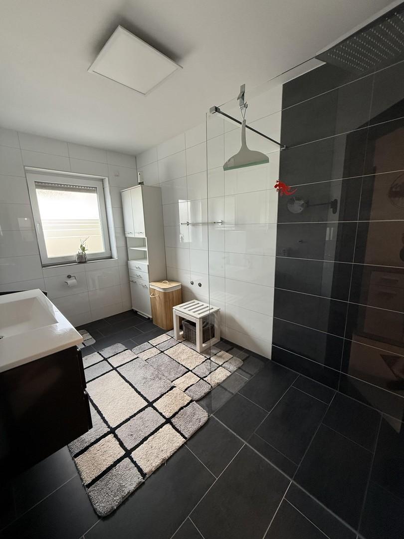 Bad mit Walk-In Dusche